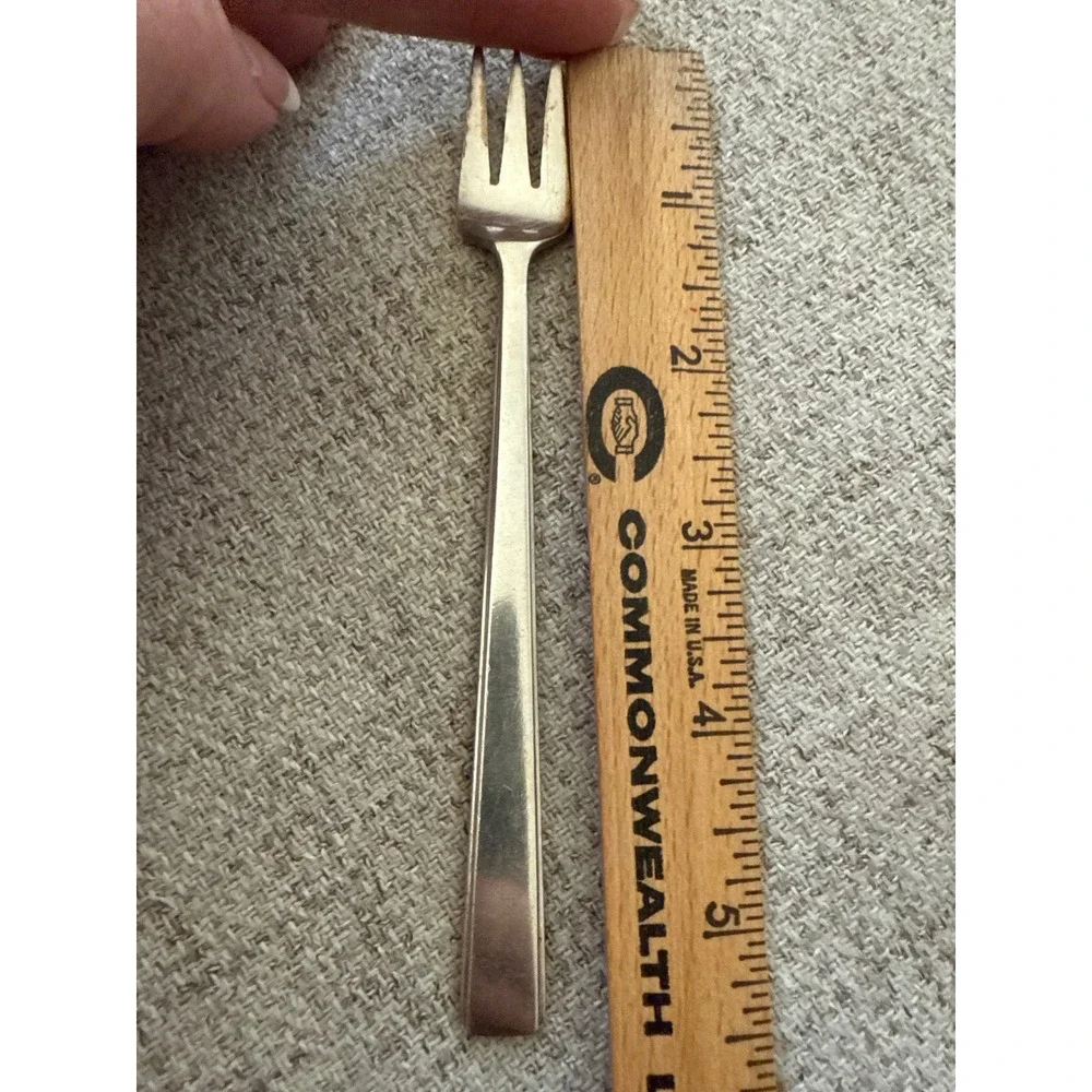 Reed & Barton Bullocks‎ Los Angeles Cocktail Fork Silverplate 5.5